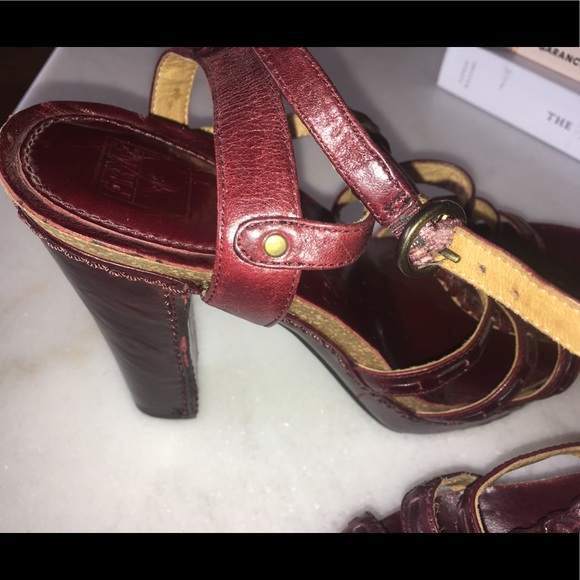 New! Frye Grace T strap leather platform sandal - Picture 11 of 13